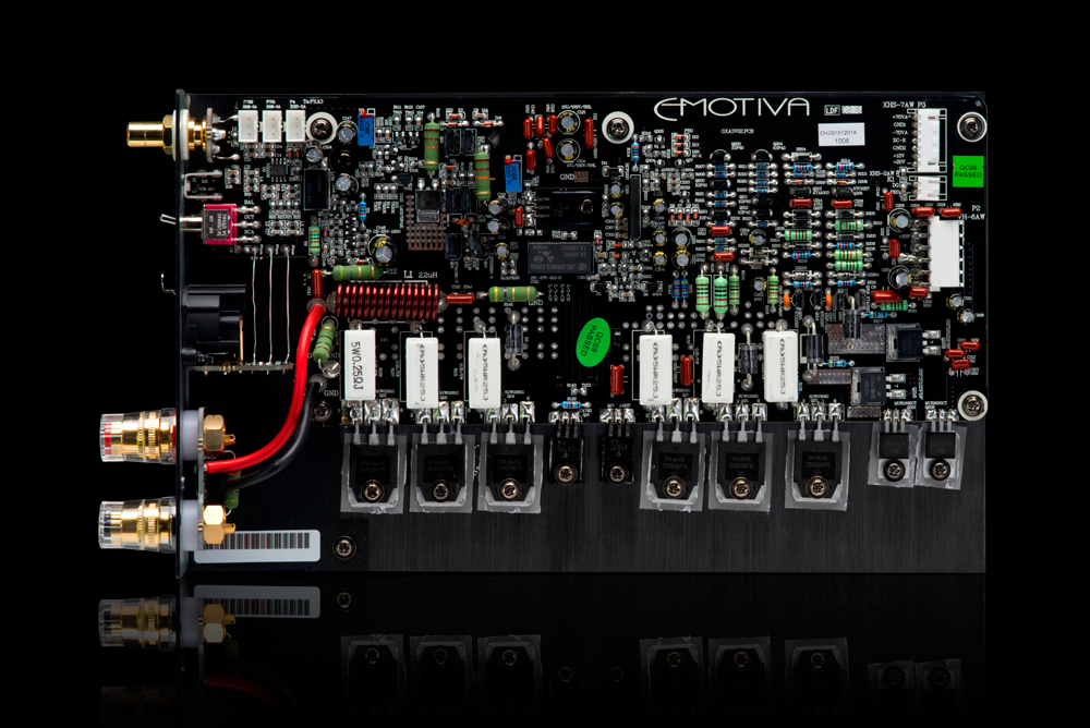Emotiva XPA-11 Gen3 11-канальный усилитель мощности