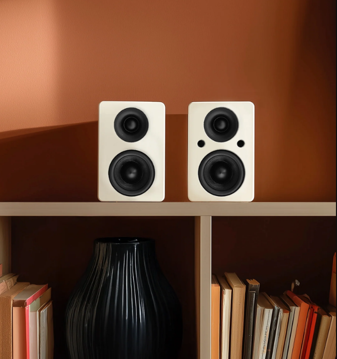 Активная полочные колонки Jamo Mini MKII Gloss White