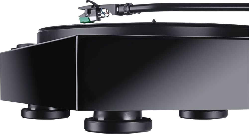 Magnat MTT 990 black Проигрыватель винила АТ95Е