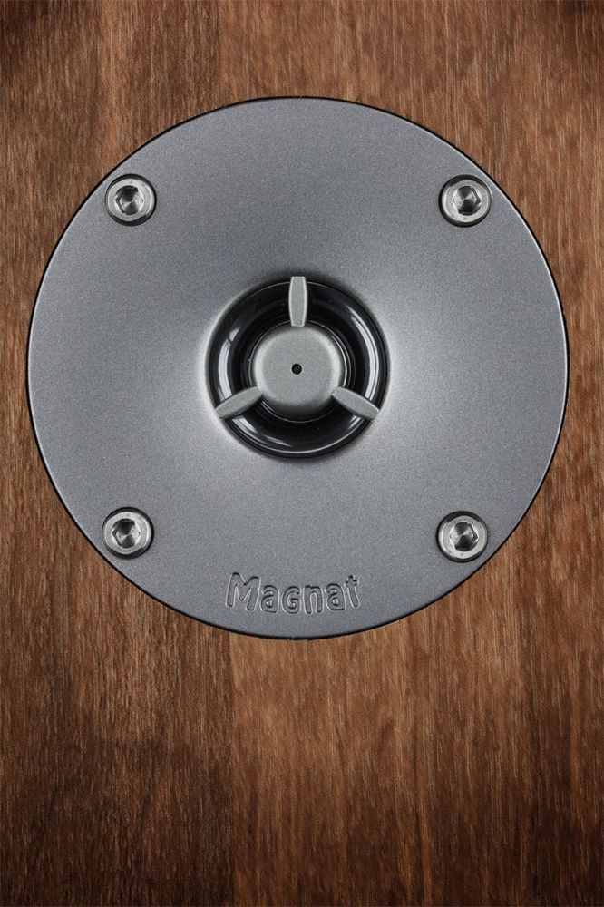 Magnat Monitor S10 D walnut Полочная акустика