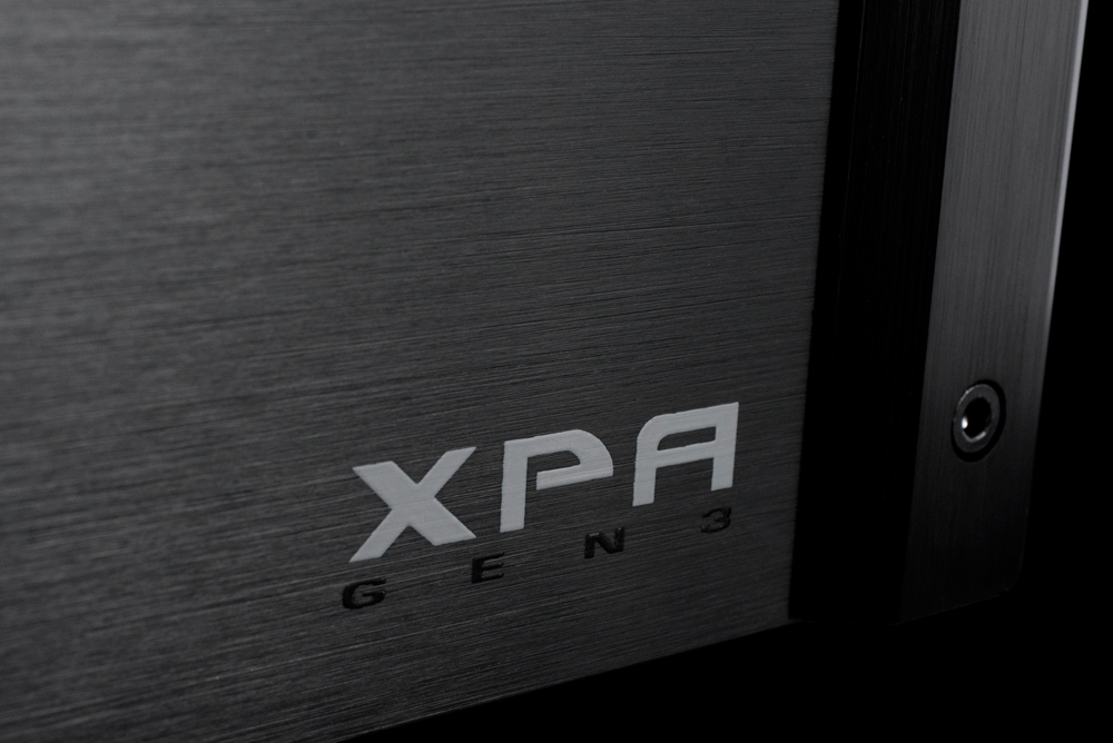 Emotiva XPA-2 Gen3 2-канальный усилитель мощности
