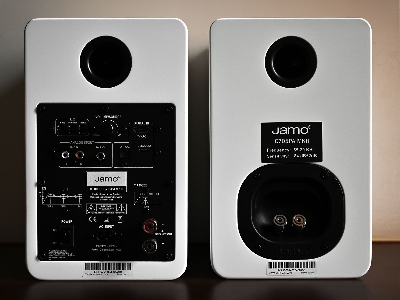 Активная полочные колонки Jamo C705PA MKII Matte White