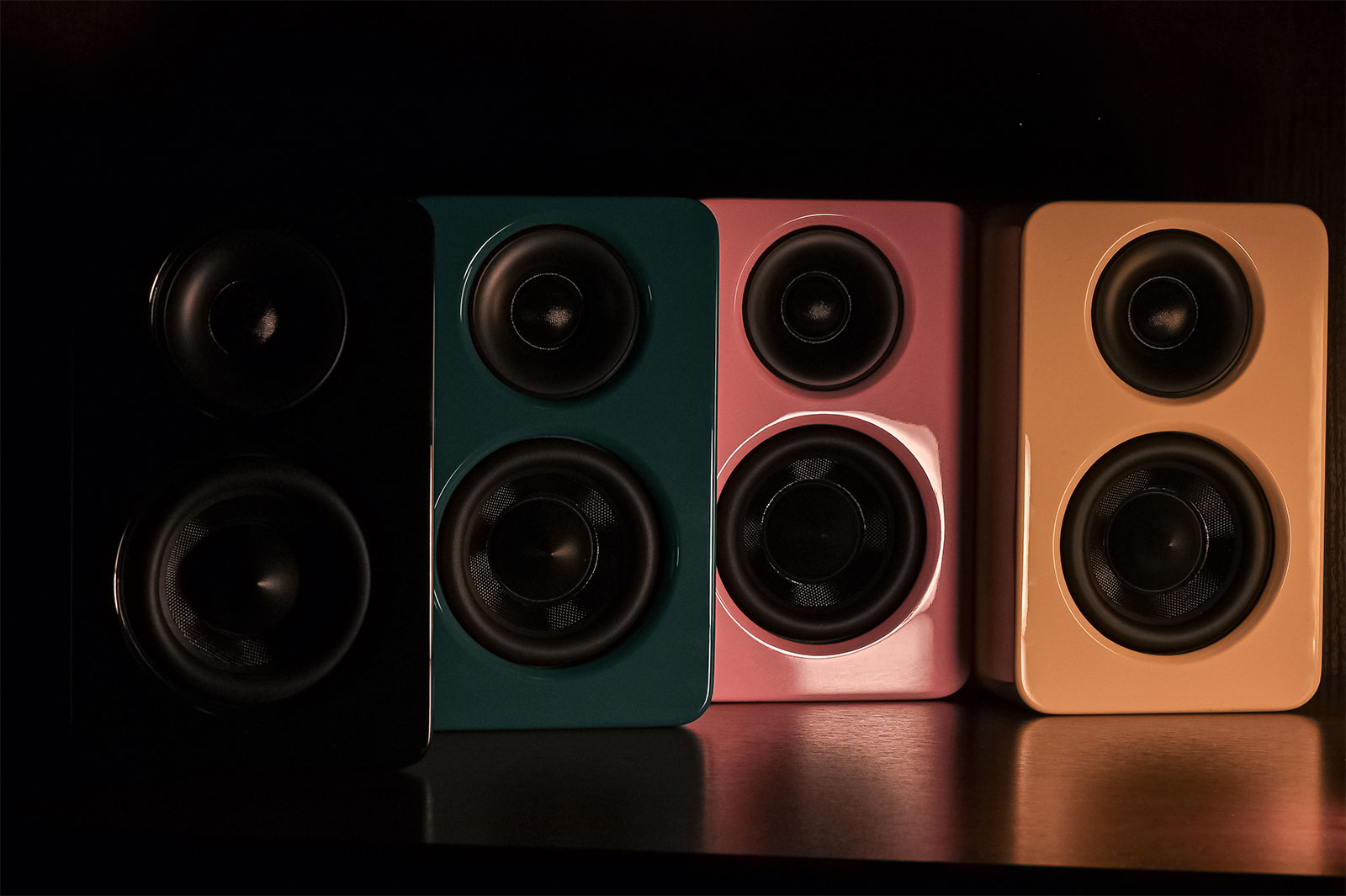 Активная полочные колонки Jamo C705PA MKII Gloss Yellow