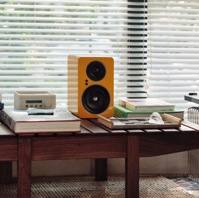 Активная полочные колонки Jamo C705PA MKII Gloss Yellow
