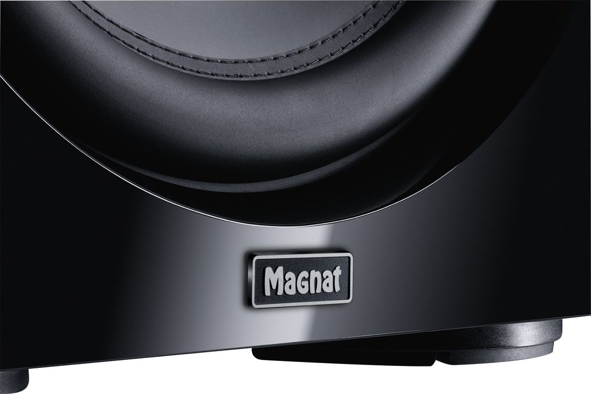Magnat Omega CS 12 black активный сабвуфер